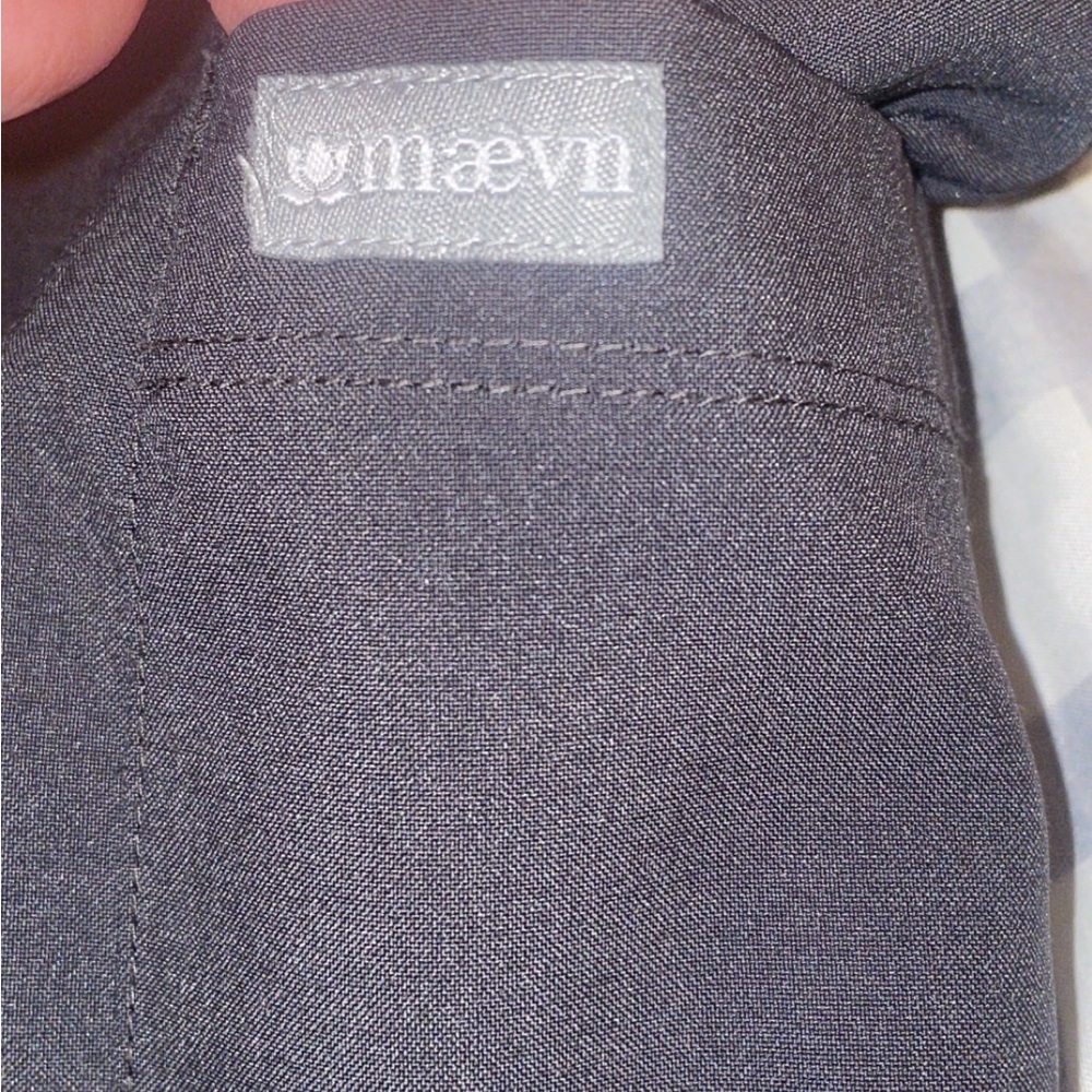 Maevn dark gray scrub pants size M